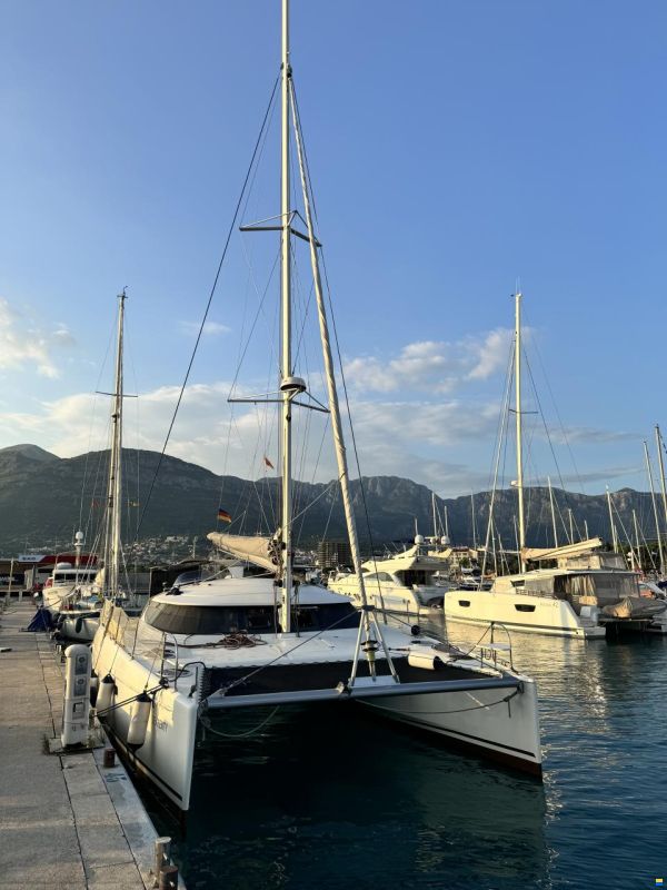 Fountaine Pajot Lavezzi 40