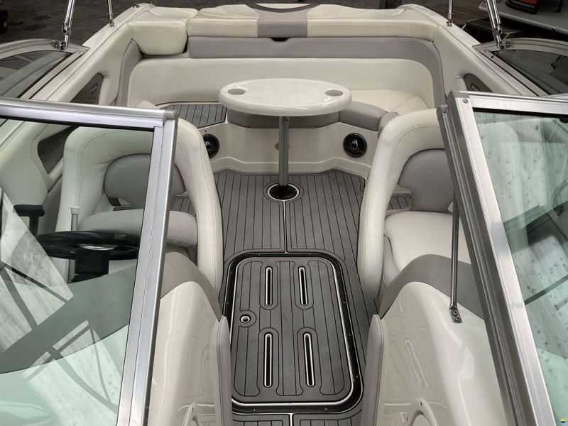Bryant 246 Bowrider
