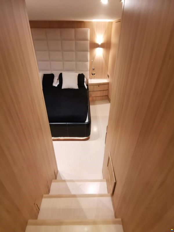Uniesse 75 HT