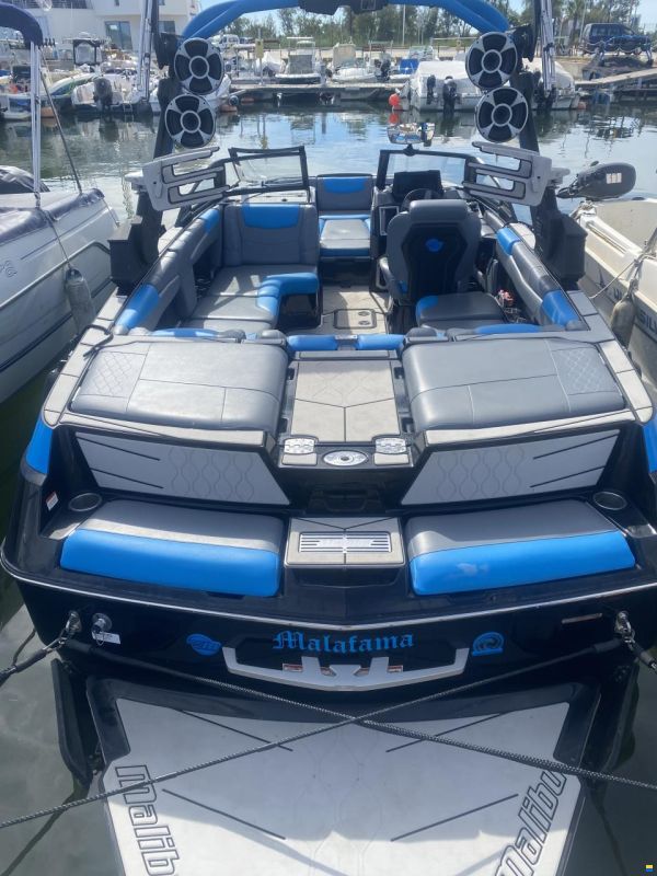 Malibu M220