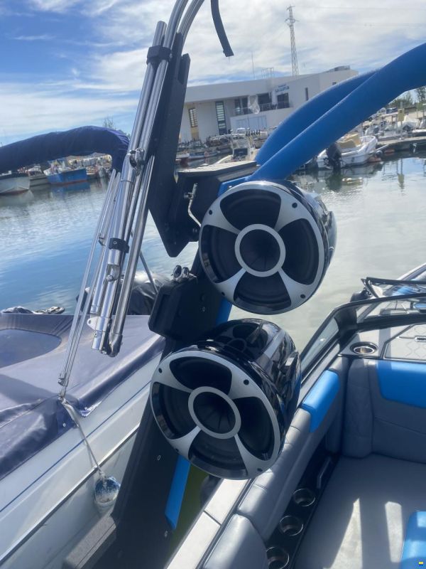 Malibu M220