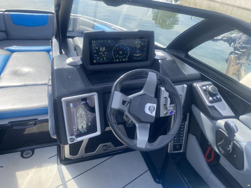 Malibu M220