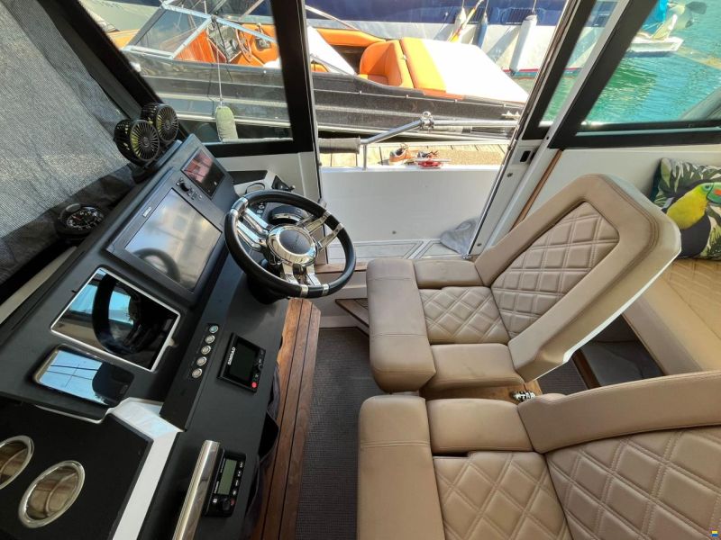 Axopar 28 Cabin