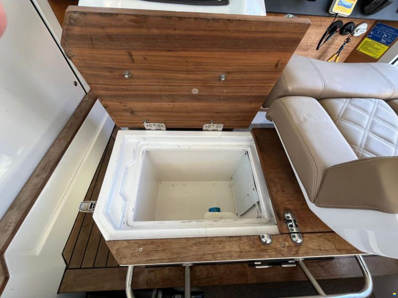Axopar 28 Cabin