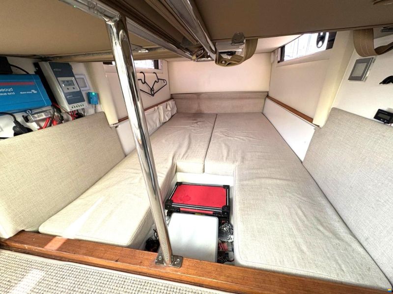 Axopar 28 Cabin