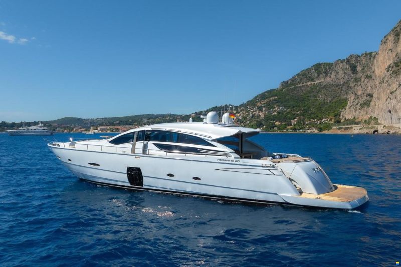 Pershing 80