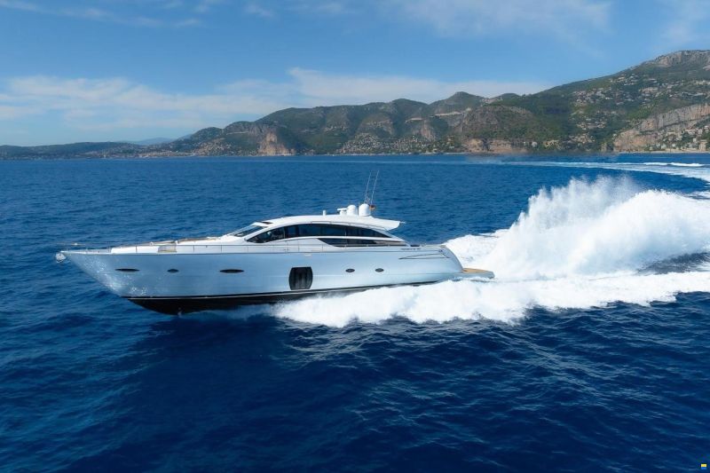 Pershing 80
