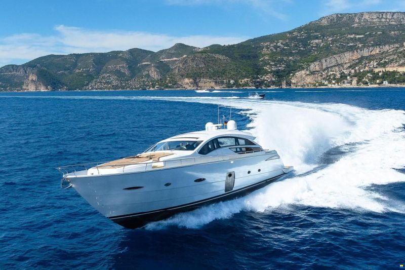 Pershing 80