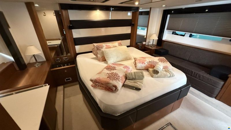 Sunseeker 64 PREDATOR - 2011