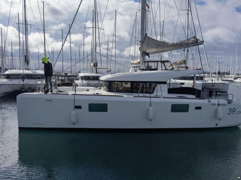Lagoon 39