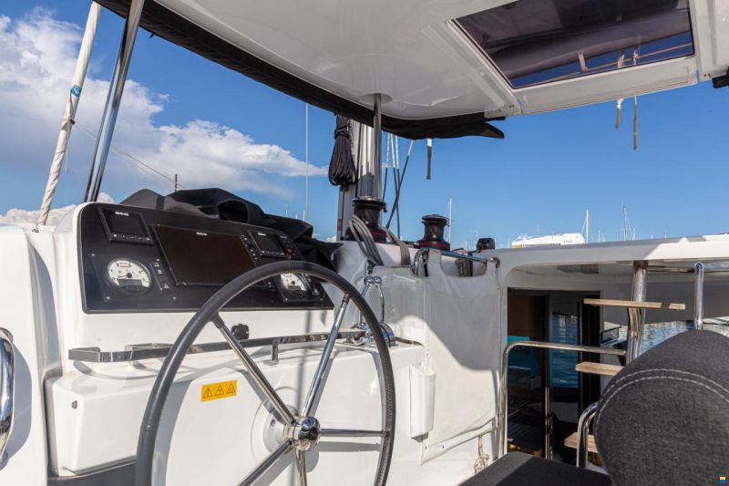 Lagoon 42