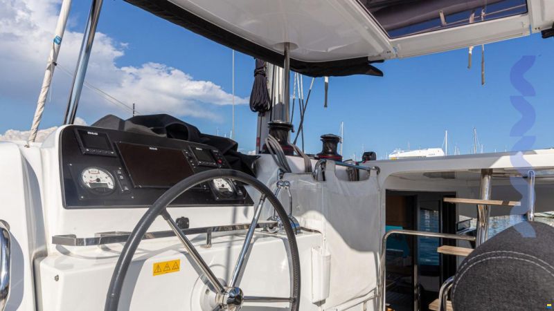 Lagoon 42