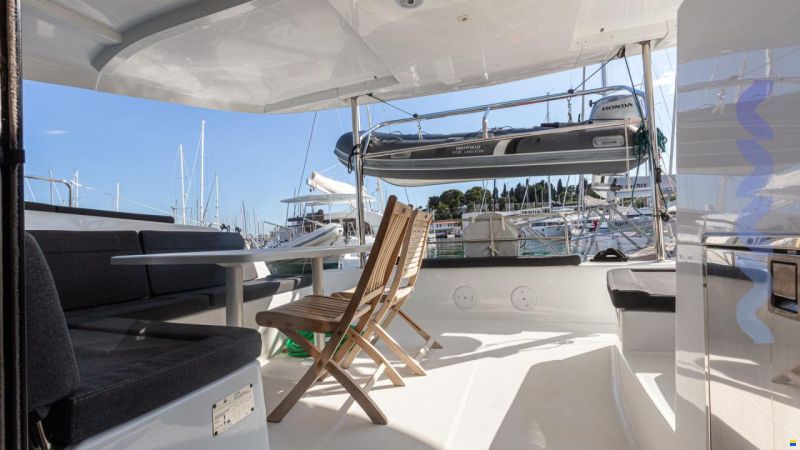 Lagoon 42