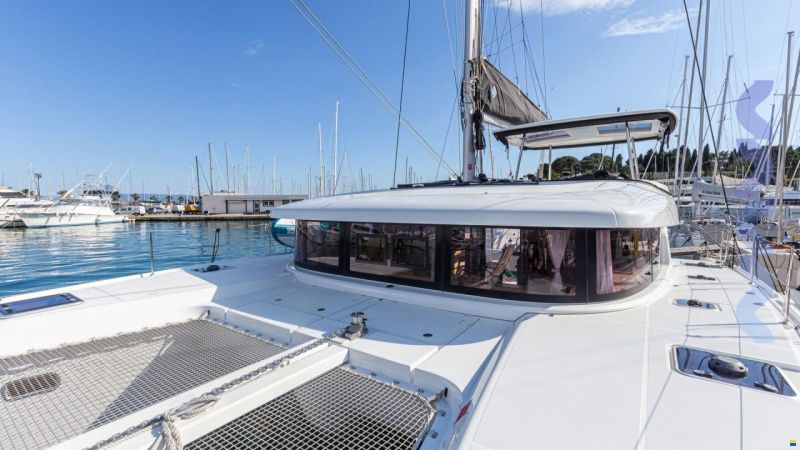 Lagoon 42