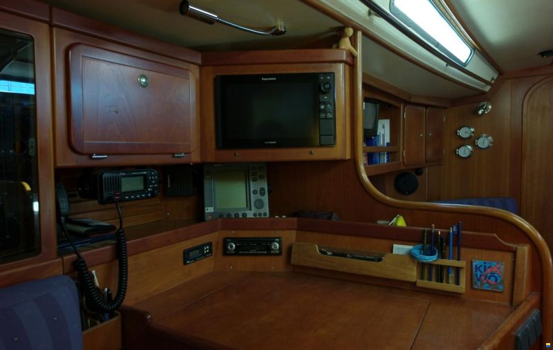Helmsman 43
