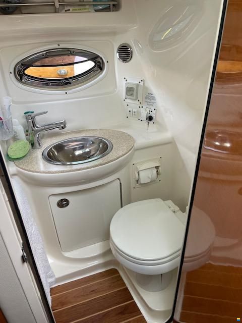 Chaparral Signature 270