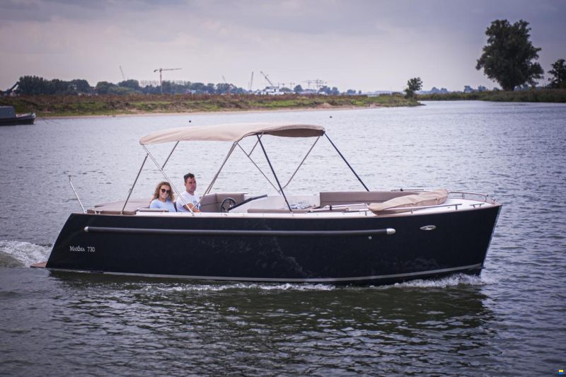 Maxima 730