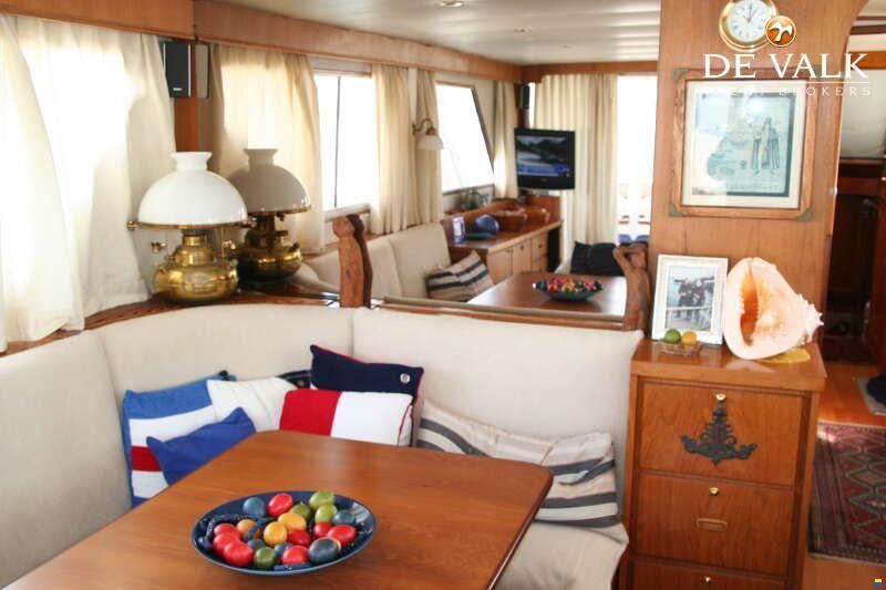 Fleur de Lys 54