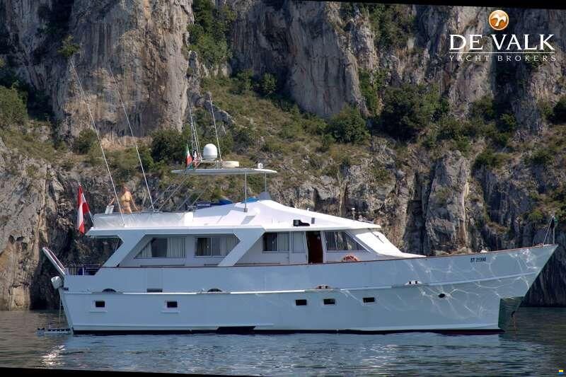 Fleur de Lys 54