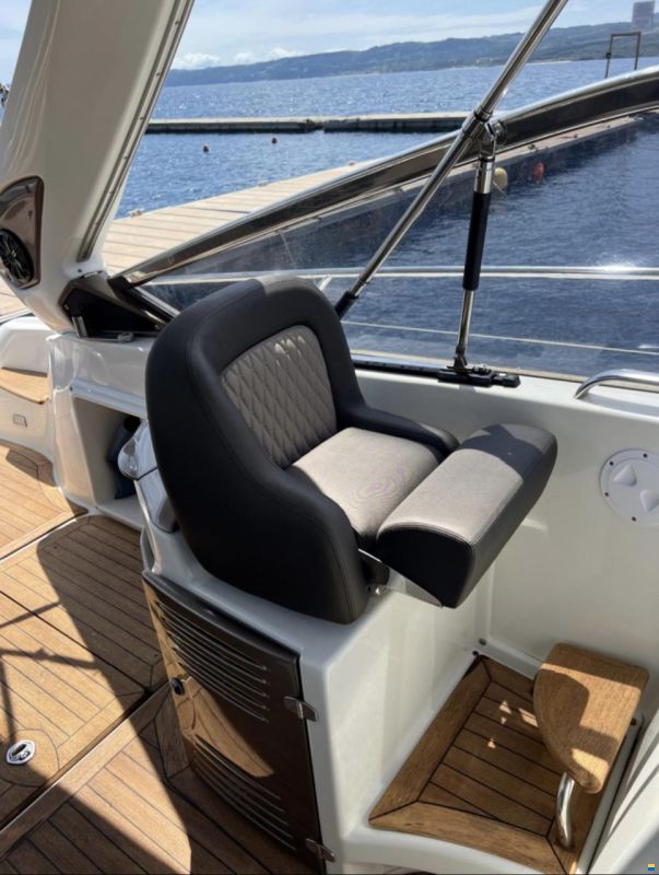 Cranchi Endurance 33