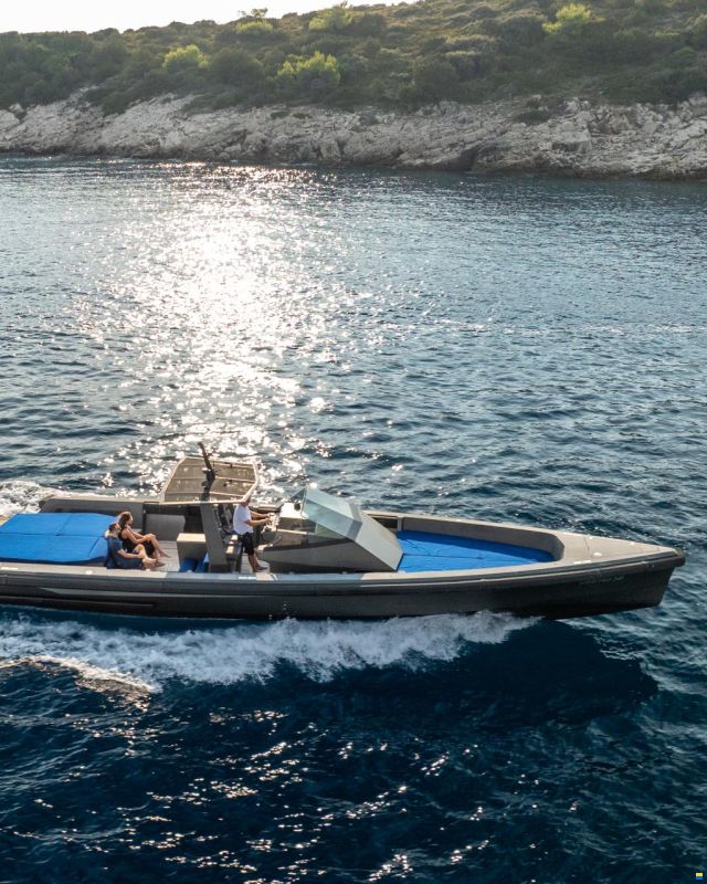Wally Tender 45