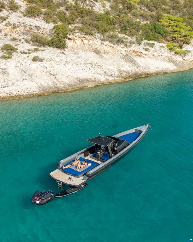 Wally Tender 45