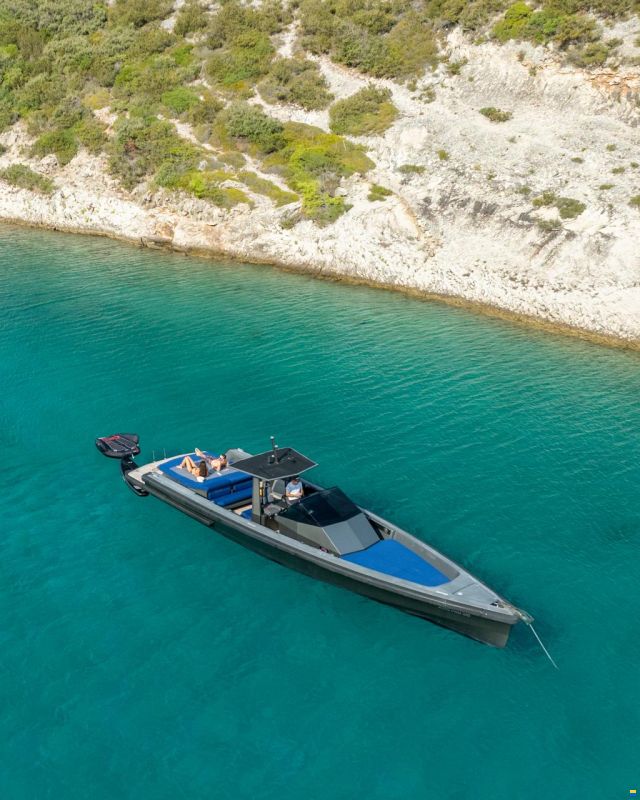 Wally Tender 45