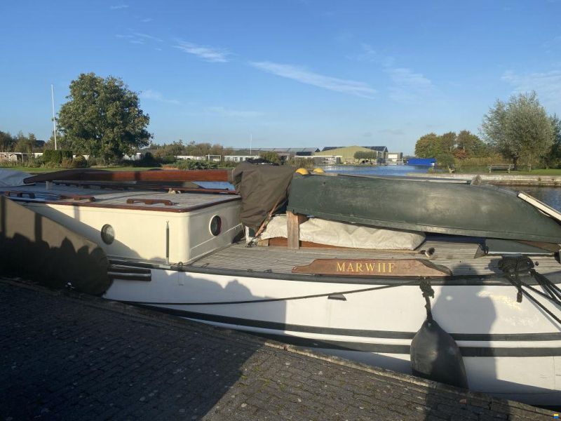 Motortjalk, woonschip