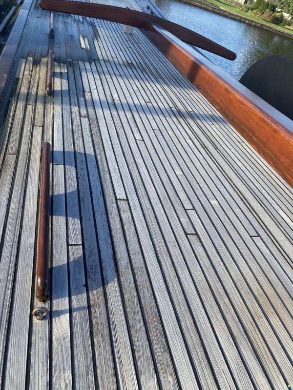 Motortjalk, woonschip
