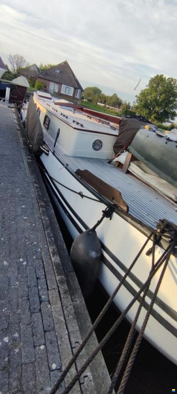Motortjalk, woonschip