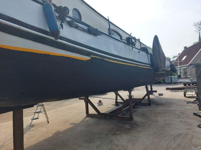 Motortjalk, woonschip