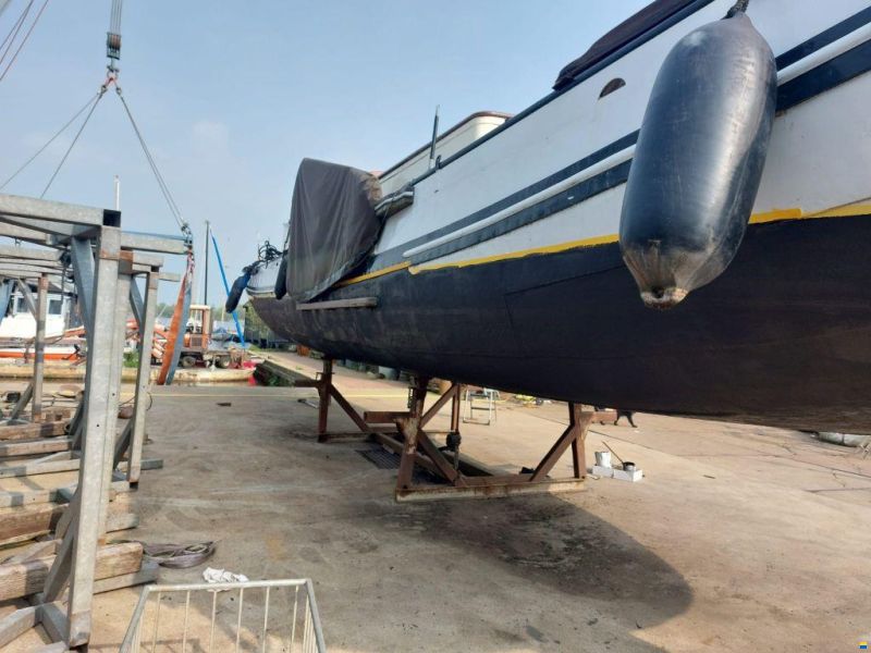 Motortjalk, woonschip