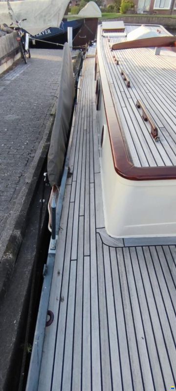 Motortjalk, woonschip