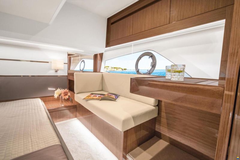 Sealine C430