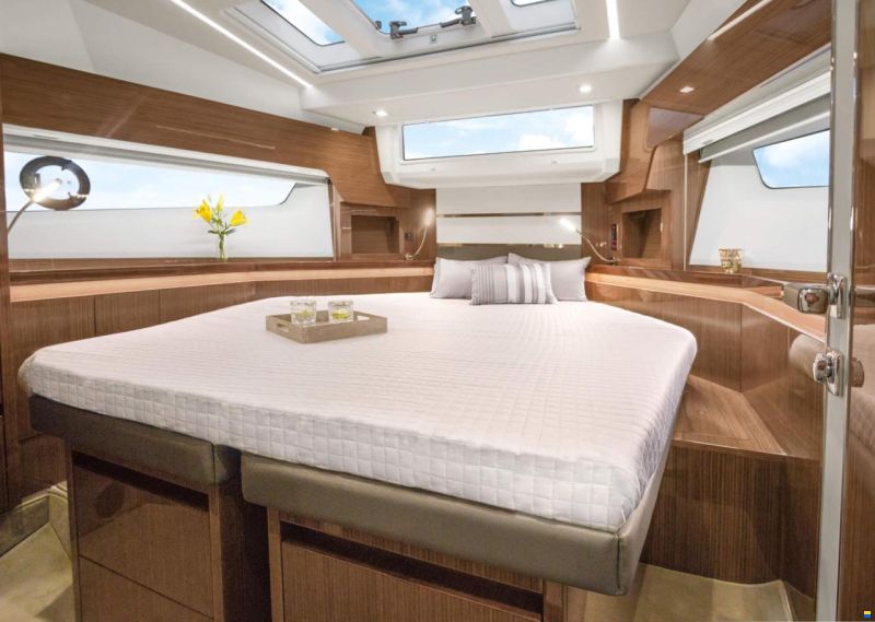 Sealine F430