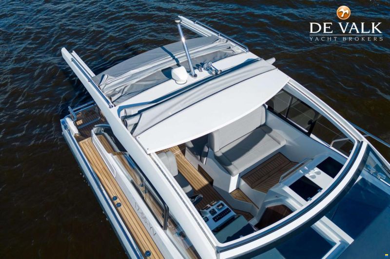 Sealine S330
