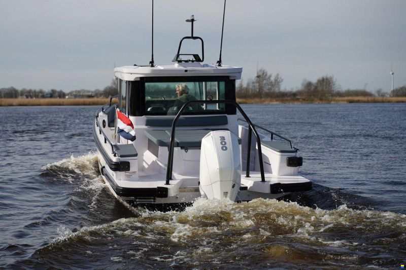 Axopar 28 Cabin