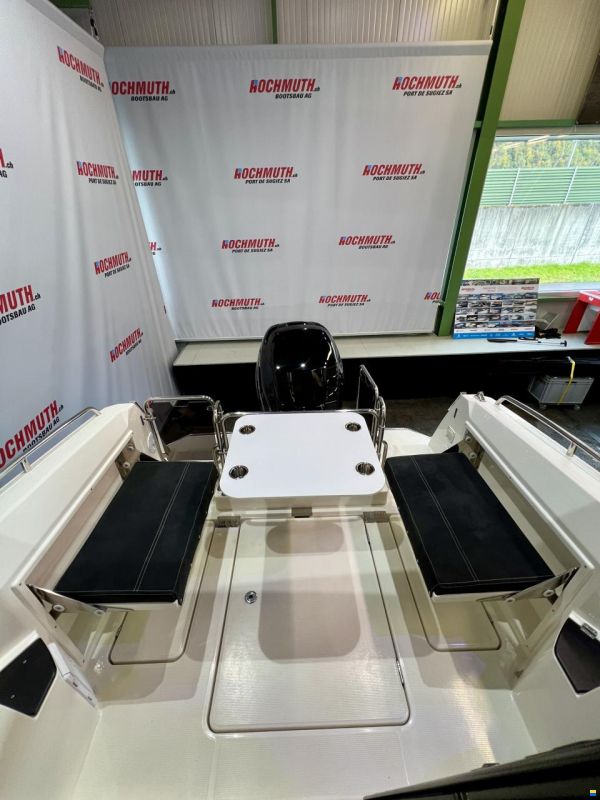 Parker 750 Cabin Cruiser