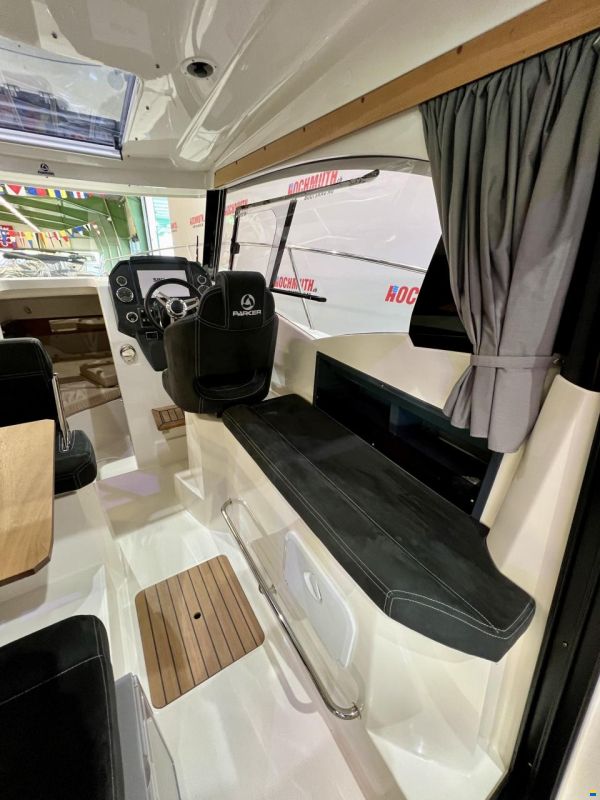 Parker 750 Cabin Cruiser