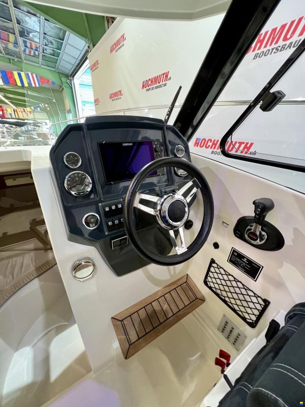 Parker 750 Cabin Cruiser