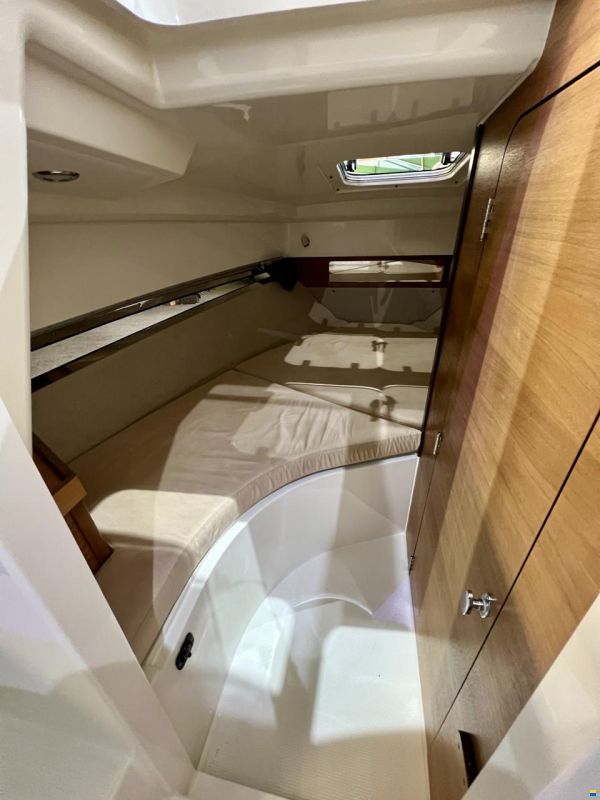 Parker 750 Cabin Cruiser