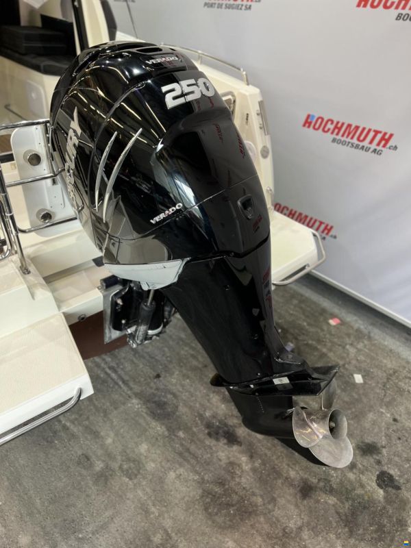 Parker 750 Cabin Cruiser