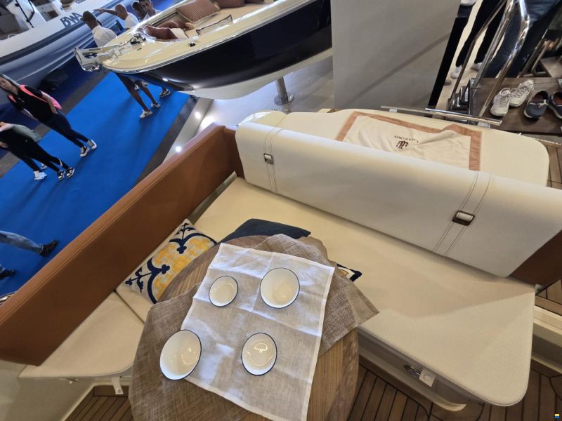 Invictus 250Cxi Capoforte