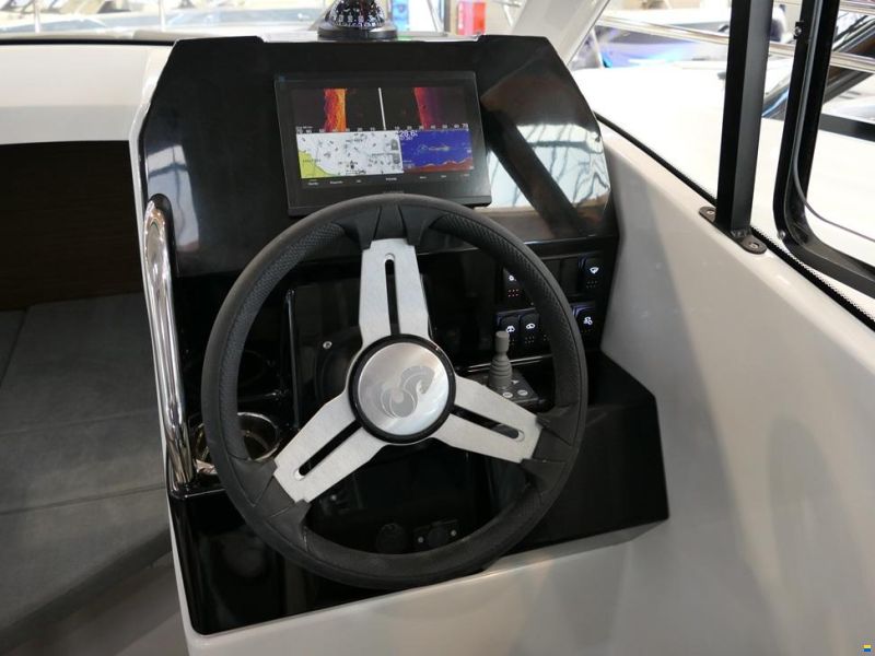 Beneteau Antares 7 OB V2 mit DF200APX