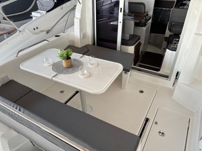 Beneteau Antares 7 OB V2 mit DF200APX