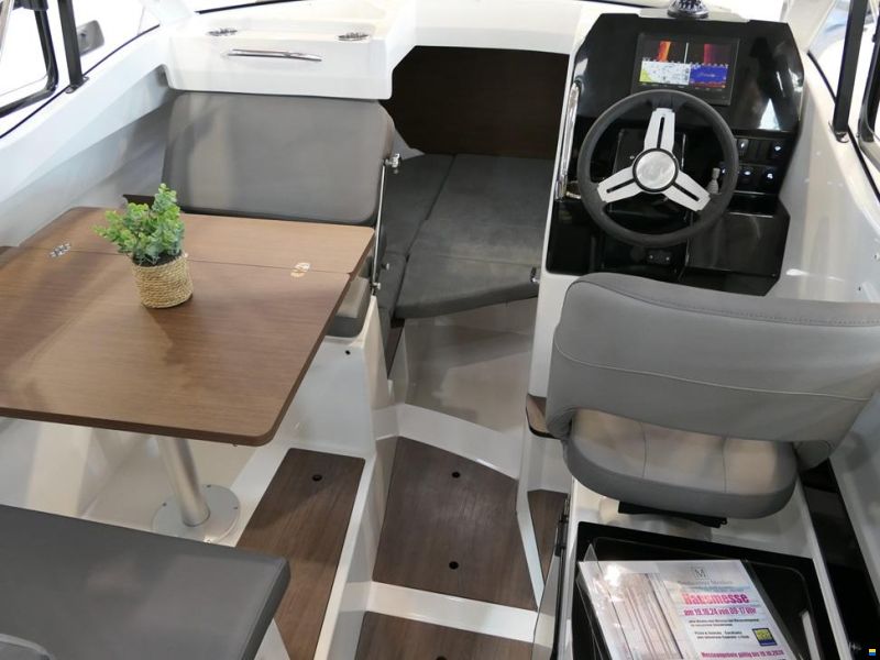 Beneteau Antares 7 OB V2 mit DF200APX