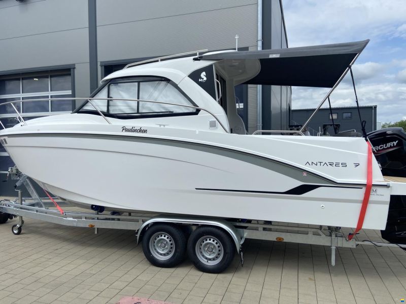 Beneteau Antares 7 OB V2 mit DF200APX
