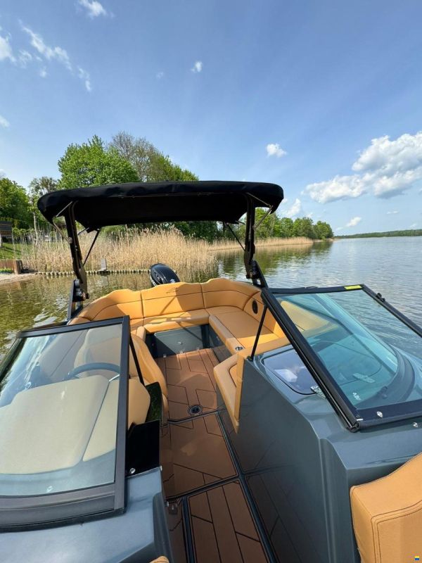Nikhen Cortina 620 Sport Bowrider
