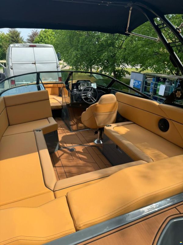 Nikhen Cortina 620 Sport Bowrider