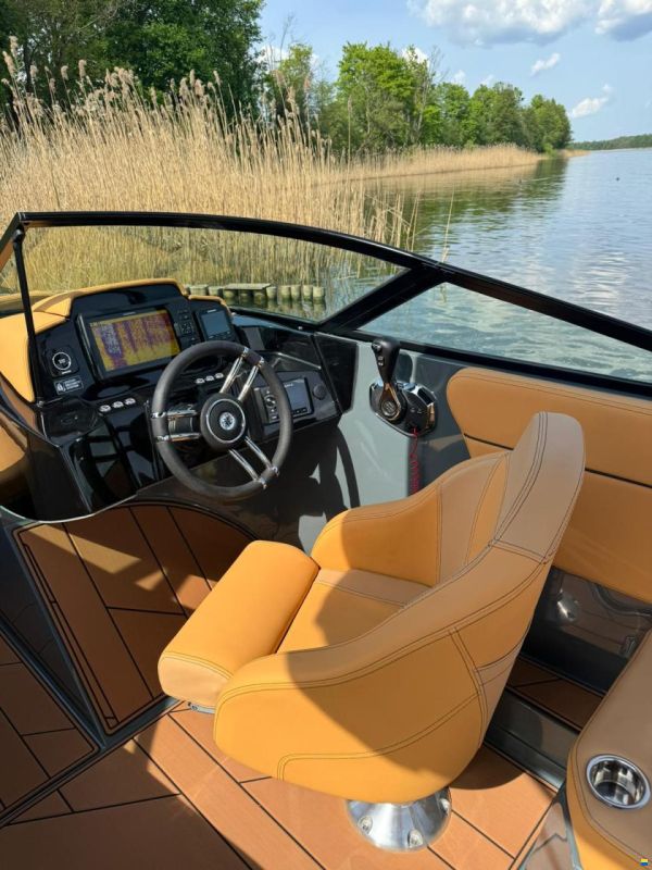 Nikhen Cortina 620 Sport Bowrider